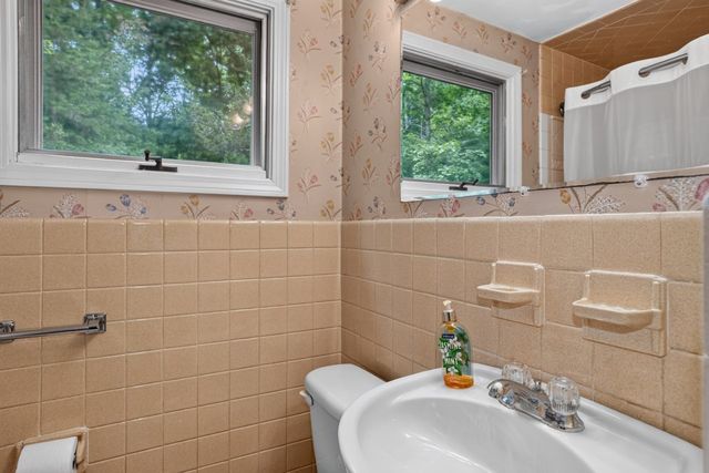 801 Winter St, Holliston, MA 01746