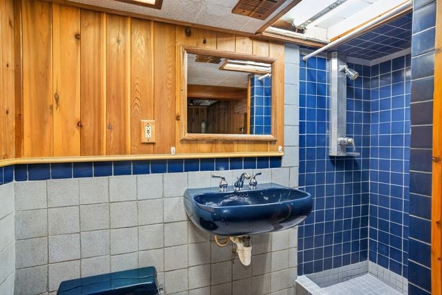 801 Winter St, Holliston, MA 01746