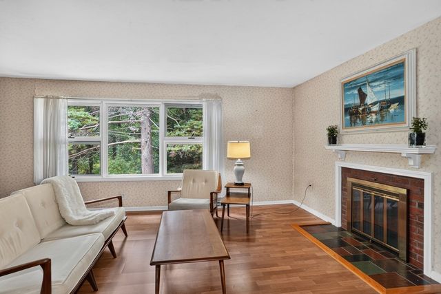 801 Winter St, Holliston, MA 01746
