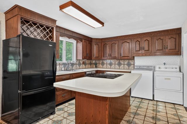 801 Winter St, Holliston, MA 01746