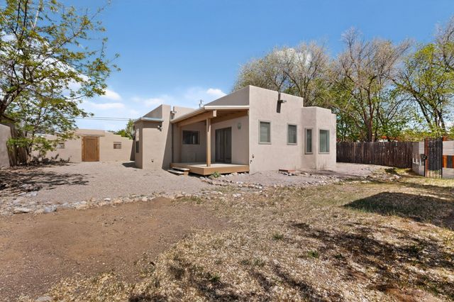 502 Barela Lane, Santa Fe, NM 87505