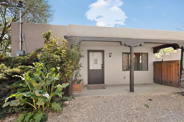 502 Barela Lane, Santa Fe, NM 87505