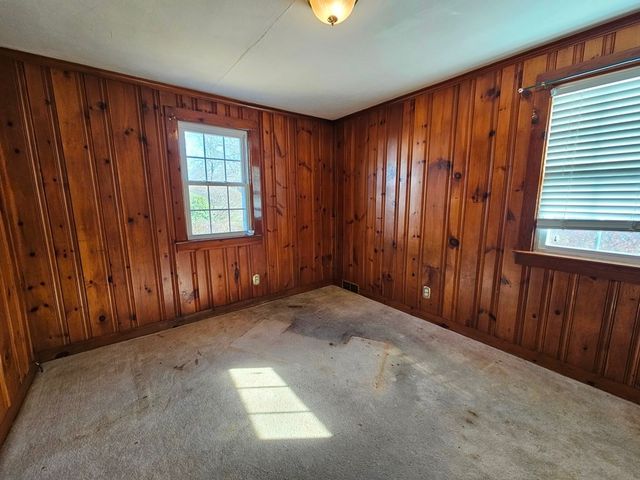 93 Cooper St, Springfield, MA 01108