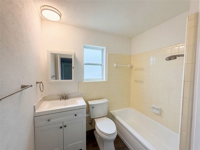 913 Jayellen Court, Burleson, TX 76028