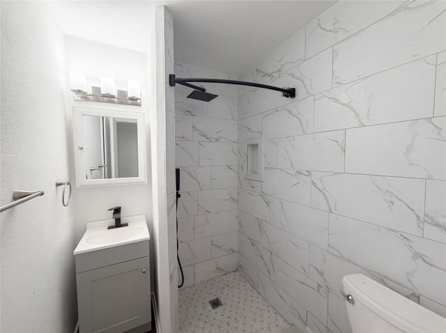 913 Jayellen Court, Burleson, TX 76028