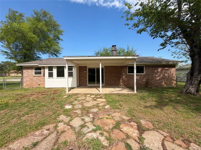 913 Jayellen Court, Burleson, TX 76028