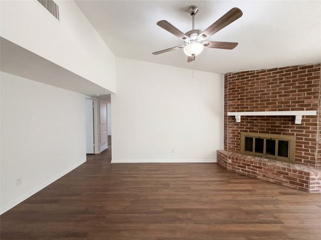 913 Jayellen Court, Burleson, TX 76028