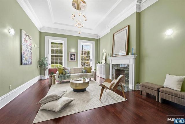 274 Barrow Street, Jersey City, NJ 07302