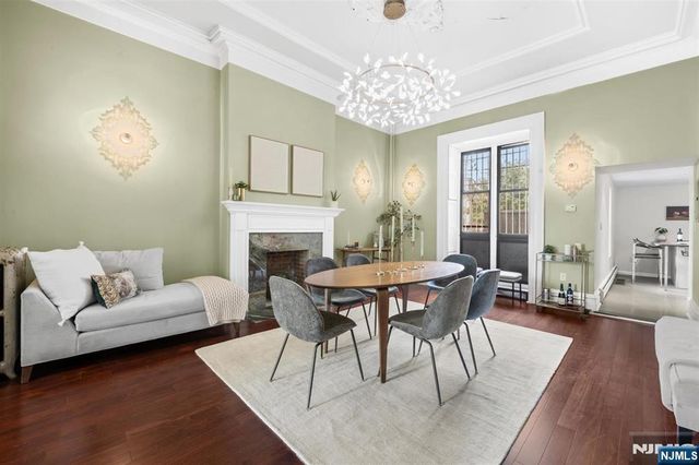 274 Barrow Street, Jersey City, NJ 07302