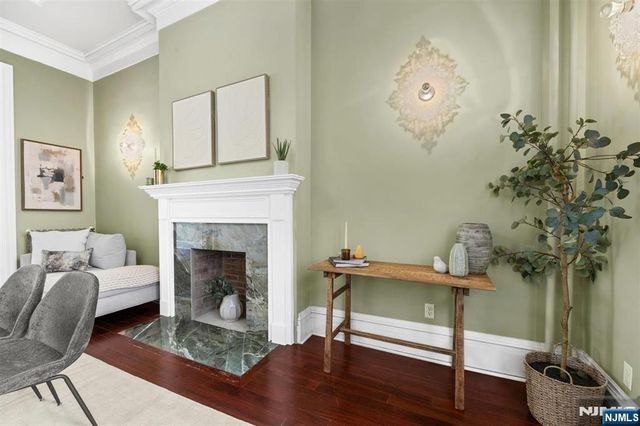 274 Barrow Street, Jersey City, NJ 07302