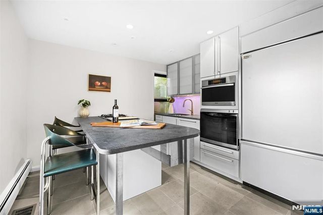 274 Barrow Street, Jersey City, NJ 07302