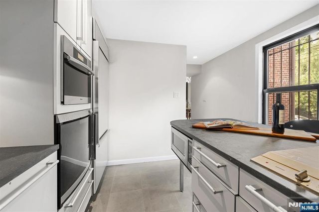 274 Barrow Street, Jersey City, NJ 07302