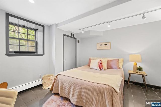 274 Barrow Street, Jersey City, NJ 07302