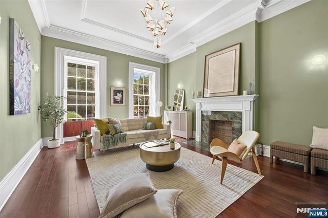 274 Barrow Street, Jersey City, NJ 07302