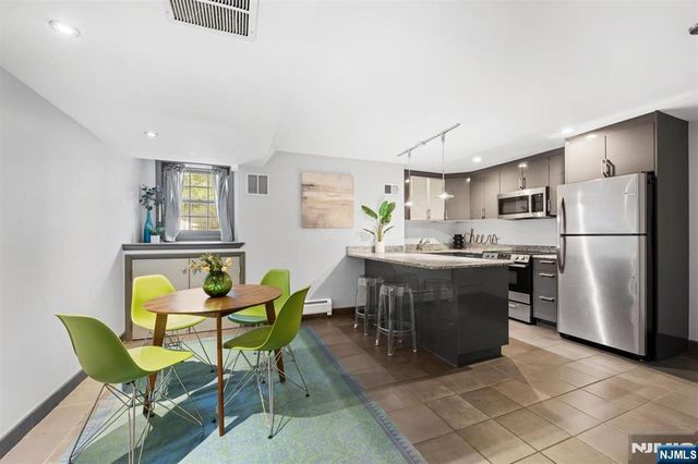274 Barrow Street, Jersey City, NJ 07302