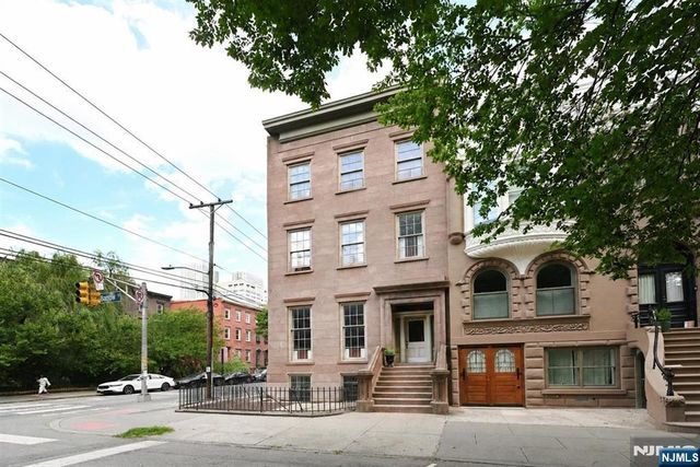 274 Barrow Street, Jersey City, NJ 07302