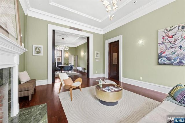 274 Barrow Street, Jersey City, NJ 07302