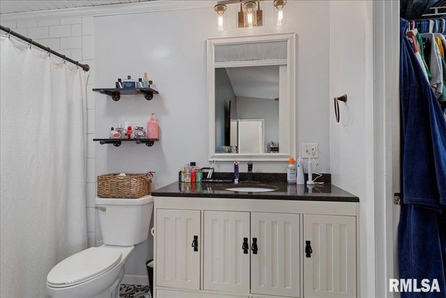 11 Birch Lake Drive, Sherman, IL 62684