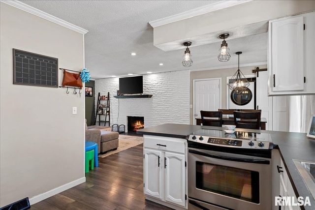 11 Birch Lake Drive, Sherman, IL 62684