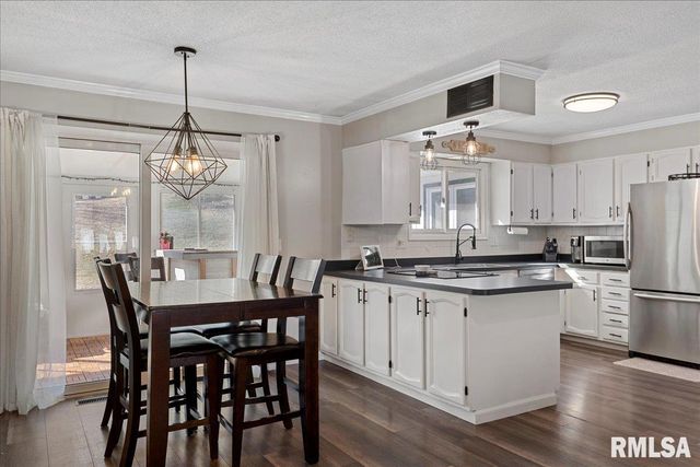 11 Birch Lake Drive, Sherman, IL 62684