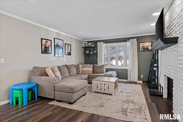 11 Birch Lake Drive, Sherman, IL 62684