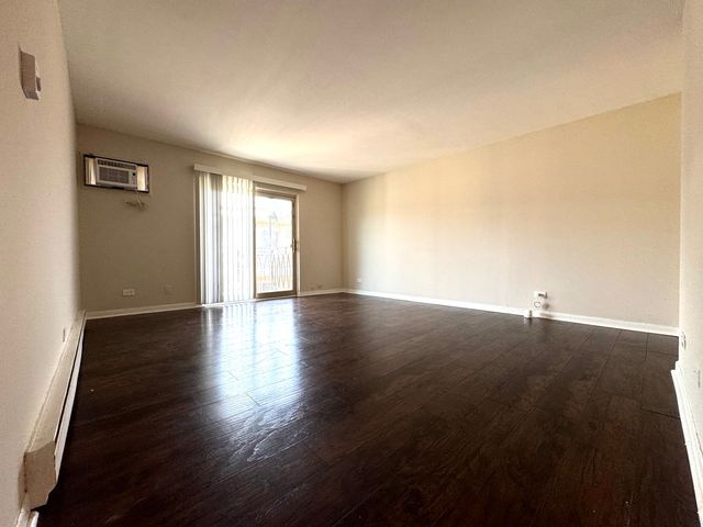 7432 W Washington Street 604, Forest Park, IL 60130