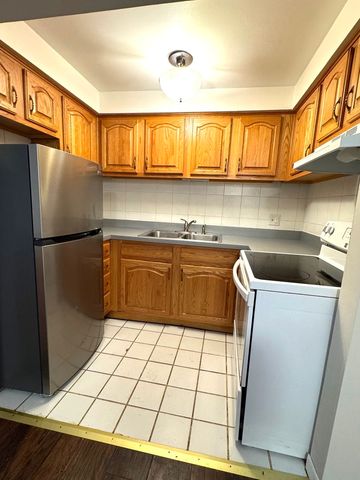 7432 W Washington Street 604, Forest Park, IL 60130