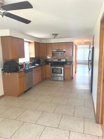 6134 W 79th Street 1, Burbank, IL 60459