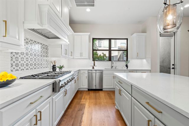 2621 Greenbriar Drive, Houston, TX 77098
