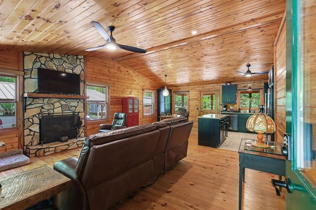 8 Stoney Brook Trail, Hayesville, NC 28904
