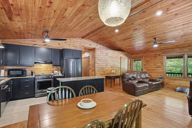 8 Stoney Brook Trail, Hayesville, NC 28904