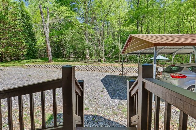8 Stoney Brook Trail, Hayesville, NC 28904