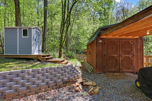 8 Stoney Brook Trail, Hayesville, NC 28904