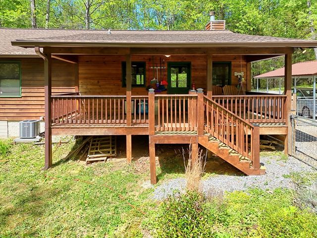 8 Stoney Brook Trail, Hayesville, NC 28904
