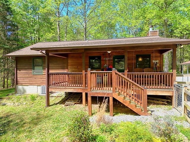 8 Stoney Brook Trail, Hayesville, NC 28904