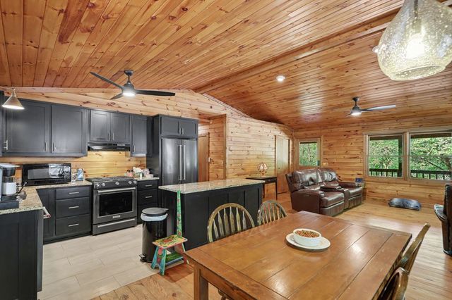 8 Stoney Brook Trail, Hayesville, NC 28904