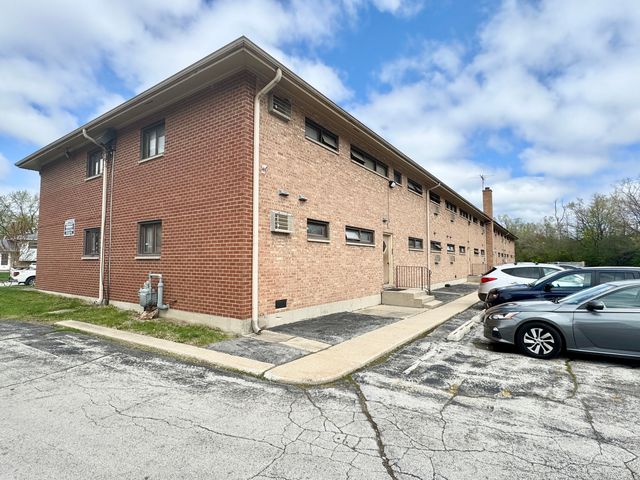 553 N Carroll Parkway 1-D, Glenwood, IL 60425