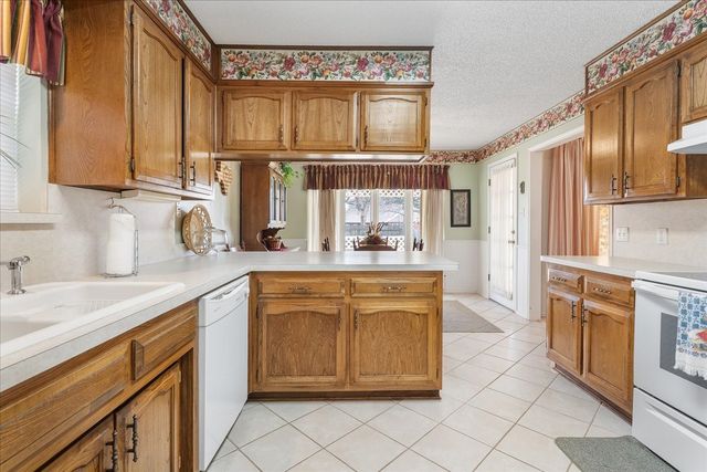 6728 Riviera Drive, North Richland Hills, TX 76180