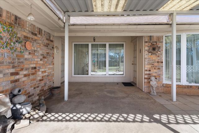 6728 Riviera Drive, North Richland Hills, TX 76180