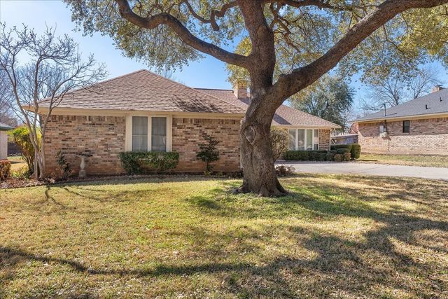 6728 Riviera Drive, North Richland Hills, TX 76180