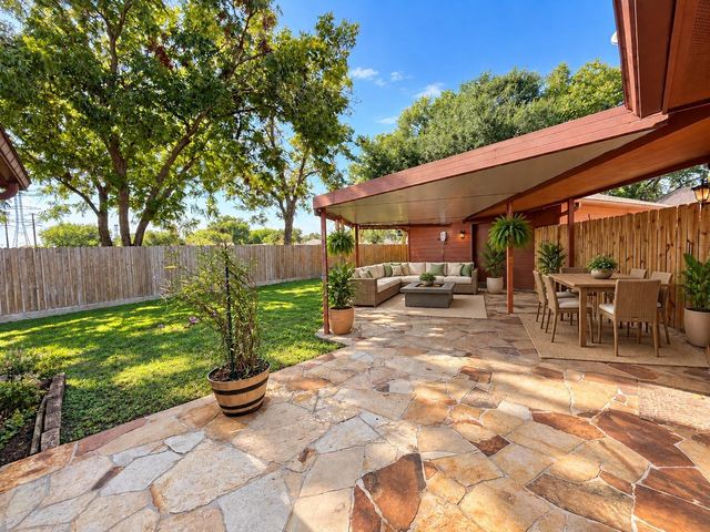 342 Swords Bend Street, Stafford, TX 77477