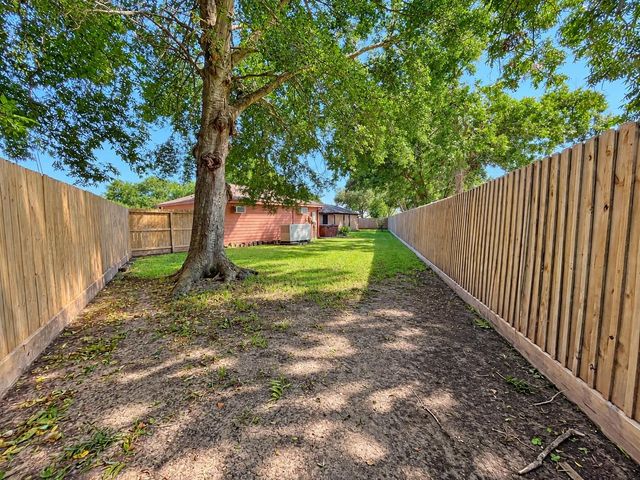 342 Swords Bend Street, Stafford, TX 77477