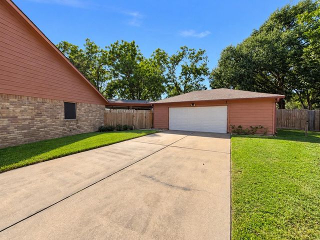 342 Swords Bend Street, Stafford, TX 77477