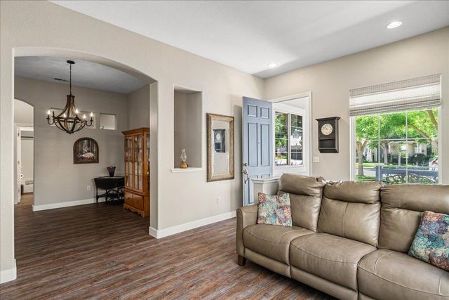 1356 Cindy Dr, Oakdale, CA 95361