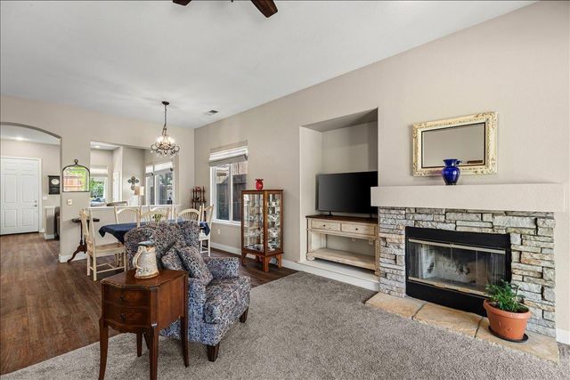 1356 Cindy Dr, Oakdale, CA 95361
