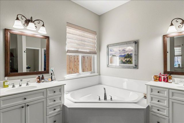 1356 Cindy Dr, Oakdale, CA 95361