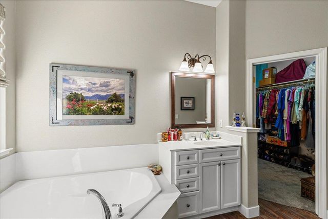 1356 Cindy Dr, Oakdale, CA 95361
