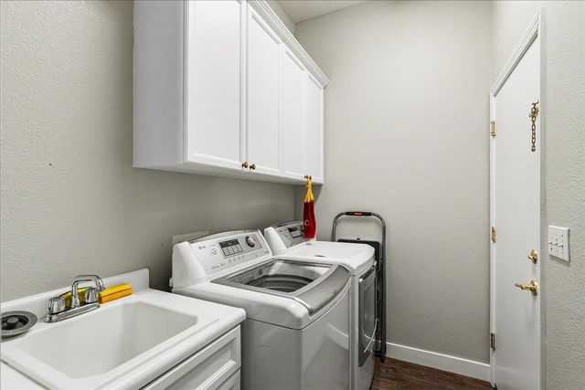 1356 Cindy Dr, Oakdale, CA 95361