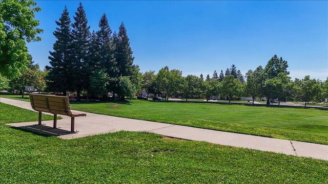 1356 Cindy Dr, Oakdale, CA 95361