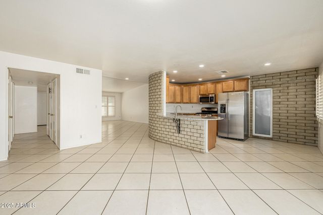 3738 E Glenrosa Avenue, Phoenix, AZ 85018